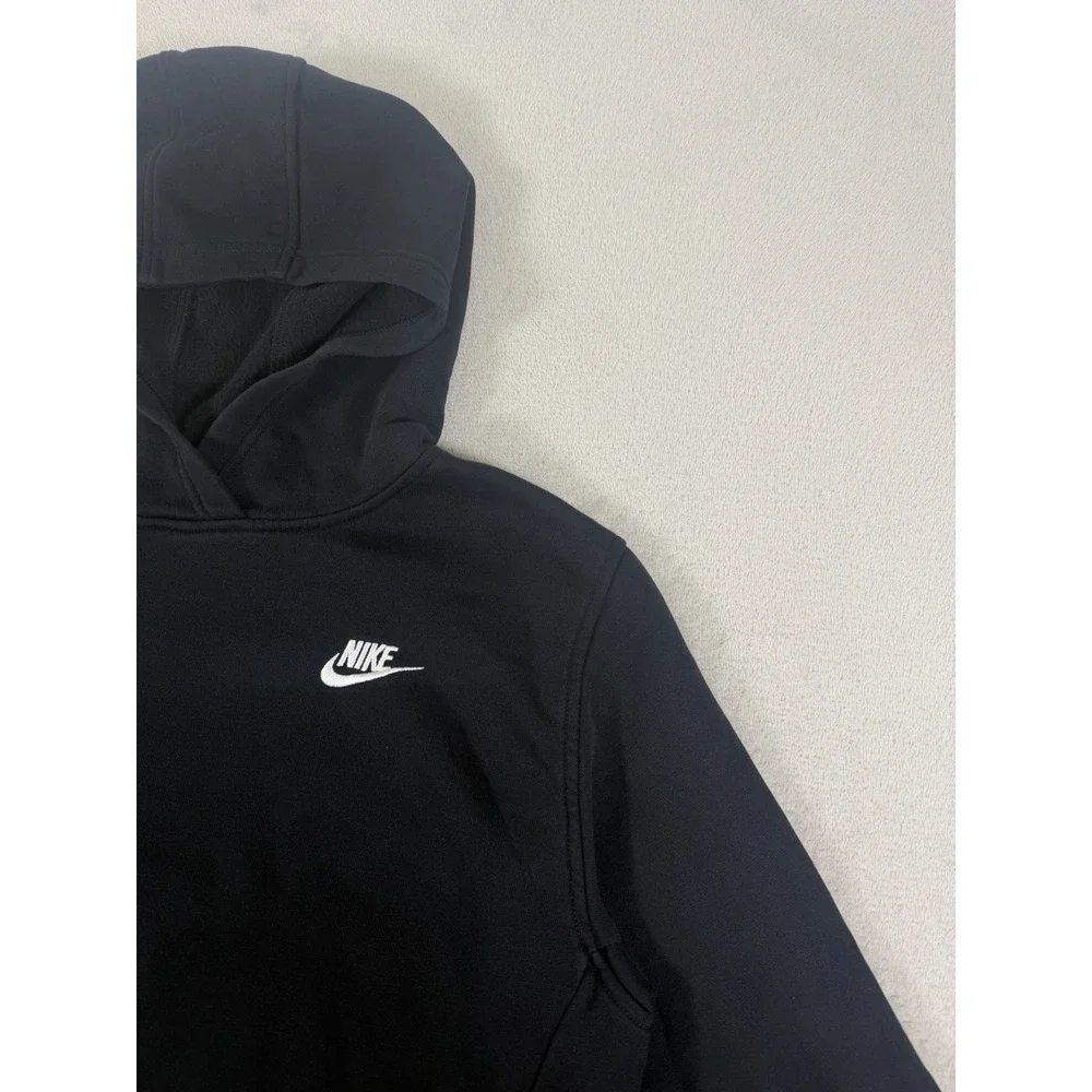 Nike sportswear club